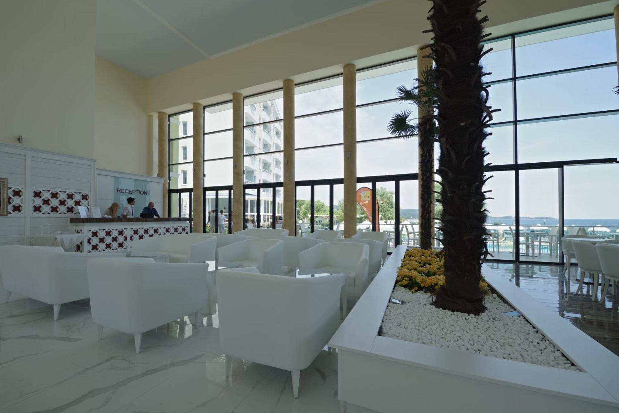 Hotel Perla Beach Club Приморско Экстерьер фото