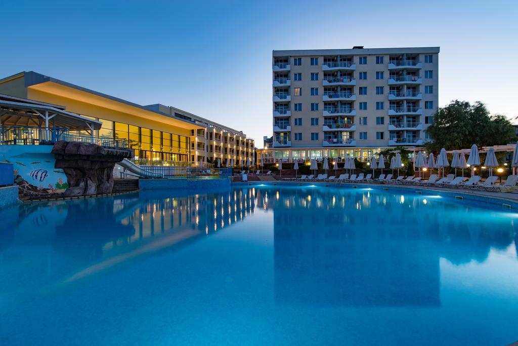 Hotel Perla Beach Club Приморско Экстерьер фото